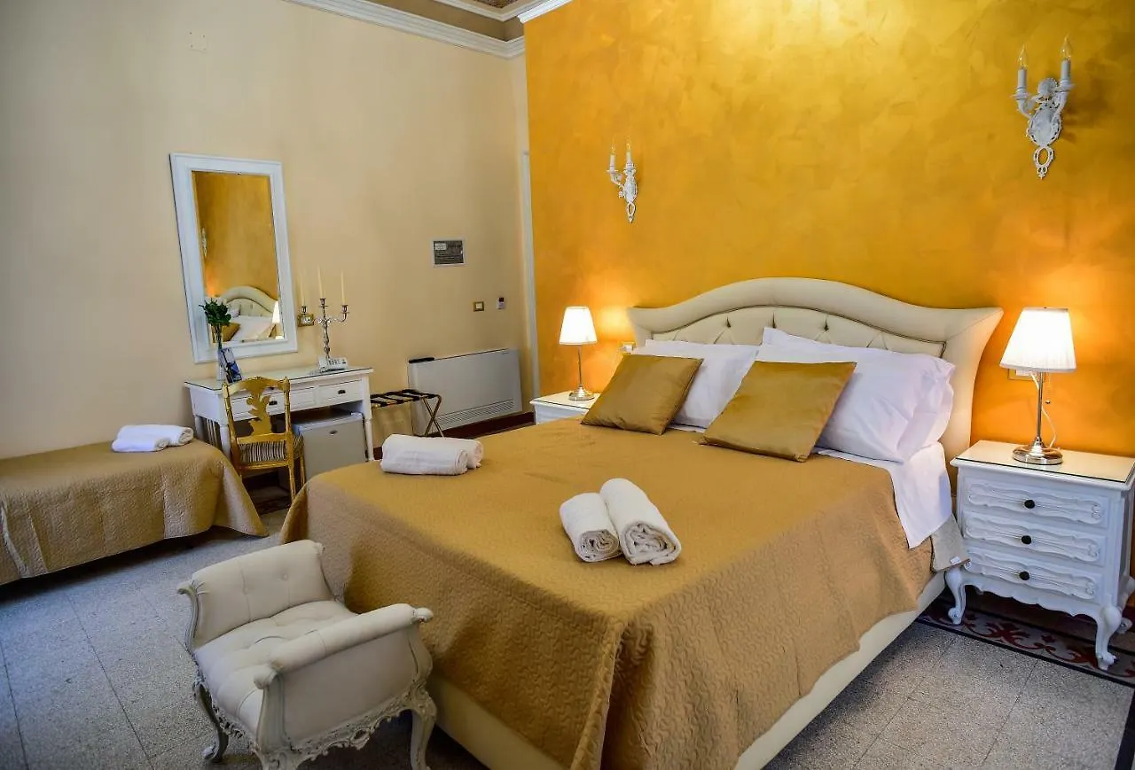 Bed and Breakfast Palazzo degli Affreschi Catania 0*,