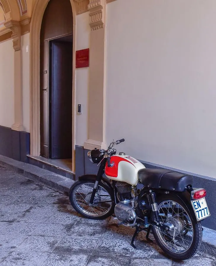 Bed and Breakfast Palazzo degli Affreschi Catania Italia